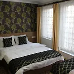 Aslan Hotel